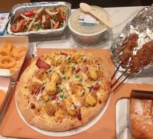 Golden Salted Egg Yolk Chicken Pizza