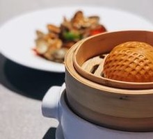 Signature Walnut Bun