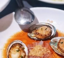 Steamed Baby Abalone with Garlic and Vermicelli