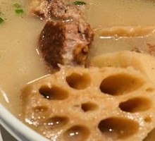 Wuhan-style Braised Lotus Root Soup