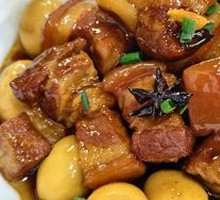 Braised Pork Belly with Quail Eggs
