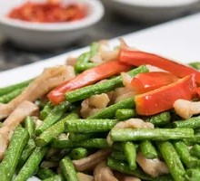Stir-fried string beans with shredded pork