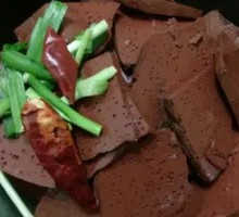 Stir-fried Pig Blood with Leek