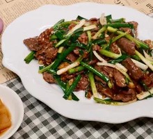 Shagiang Stir-Fried Beef with Scallion