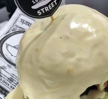 Spicy Beef Cheese Cascade Burger