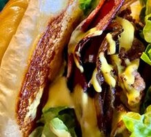 Caramelized Onion Beef Burger
