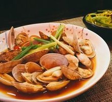 Steamed Clams with Wine