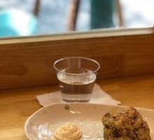 Crispy Sugar Plum Black Tea Scone