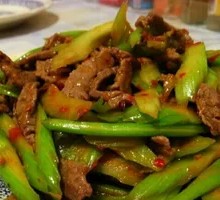 Celery Stir-Fried Beef Rice Bowl