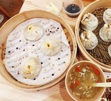 Crab Roe Soup Dumplings