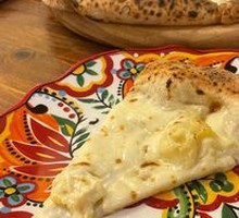 Golden Pillow Durian Pizza