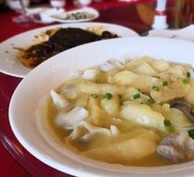 Golden Soup Fish Maw with Shrimp Balls