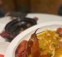 Yellow贡 Pepper Steamed Lobster