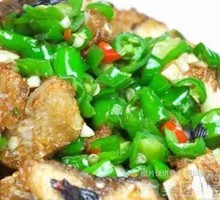 Green Pepper Stir-fried Fish Head