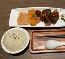 Sizzling Rice Noodles with Beef Ribs