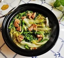 Stir-Fried Lettuce in Clay Pot