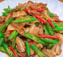 Jiangcheng Stir-Fried Pork with Green Pepper