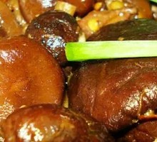 Braised Pork Ribs with Mushrooms