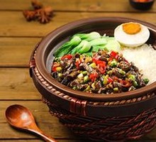 Classic Pepper Stir-Fried Meat with Noodles