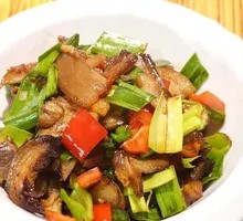 Stir-Fried Garlic with Preserved Meats