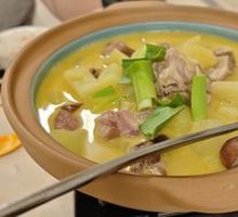Enshi Potato Stew with Preserved Pork Shank