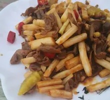 Pickled Lotus Root with Chicken Offal Stir-fry