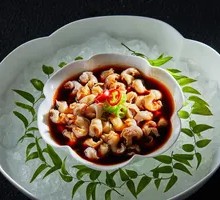 Spicy Wine-Steamed Abalone