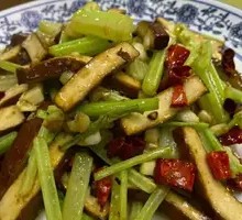 Celery and Tofu Skin Shredded Pork