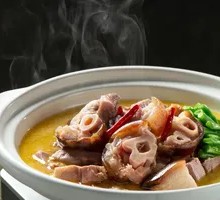 Enshi Rural Cured Pig's Trotter Stewed with Kelp