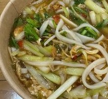 Stir-fried Egg with Leek and Noodles