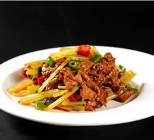Stir-Fried Beef with Yellow Onion