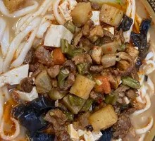 Sliced Noodles with Meat Sauce