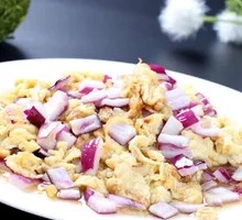 Onion and Egg Rice Bowl