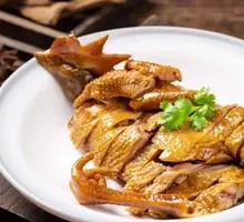 Braised Chicken with Spicy Sauce