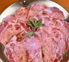 Scallion-Braised Beef Tongue