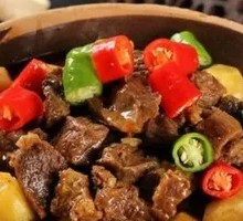 Stewed Beef Brisket with Small Potatoes