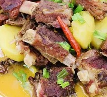 Braised Pork Ribs with Small Potatoes