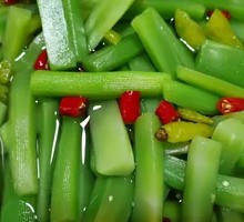 Sweet and Sour Crisp Lettuce