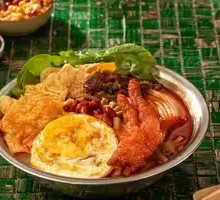 Spicy Chicken Feet and Snail Noodles