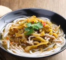 Pickled Vegetable and Pork Noodles