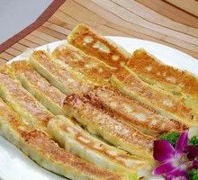 Soup-filled Beef Potstickers