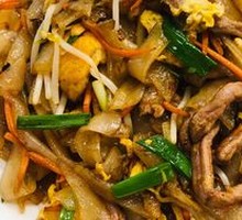 Dry-Fried Beef Rice Noodles