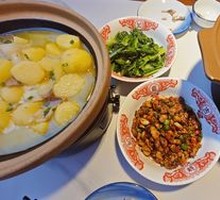 Sautéed Bullfrog in Clay Pot with Ginger and Chili
