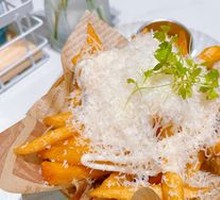 Parmesan Cheese Fries with Honey Mustard Sauce
