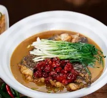 Stewed Large Lake Fish Head King