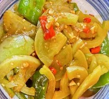 Green Pepper Stir-fried with Green Tomato