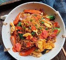 Cantonese Sausage Fried Noodles