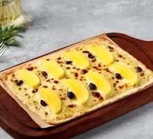 Golden Lychee Durian Mango Crisp