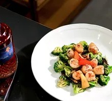 Fresh Asparagus Stir-fried with Australian Scallop