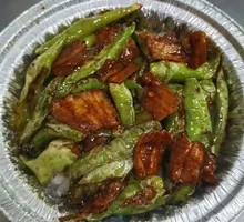 Stir-Fried Pork with Rice in Clay Pot